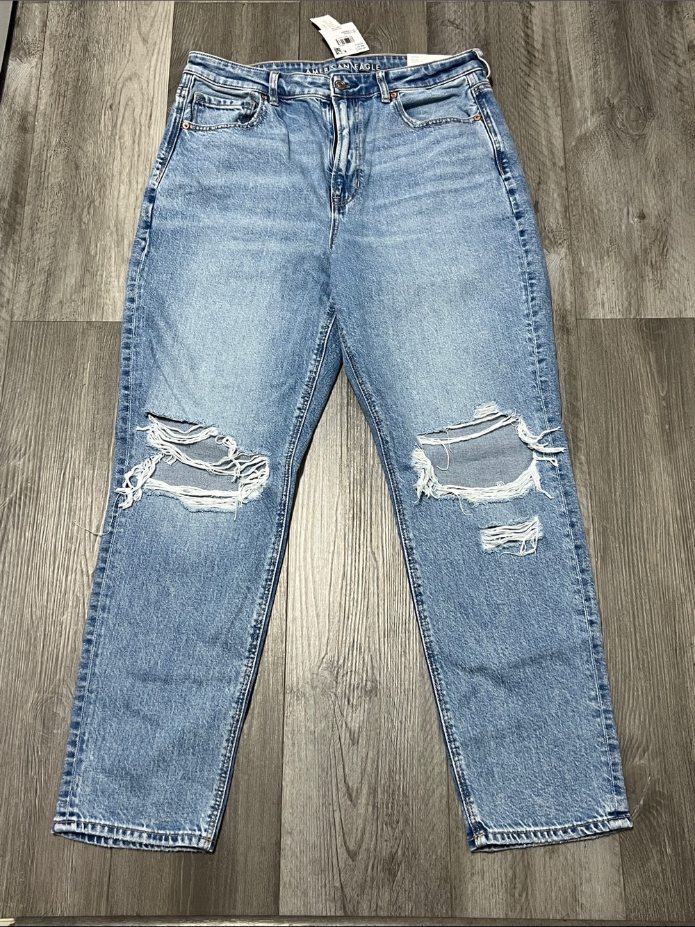 American Eagle woman’s Mom Jeans / size 12 /NWT
